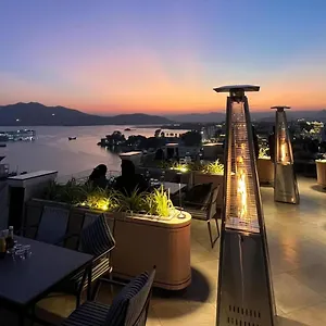3* Hotel The Red Pier By Downtown